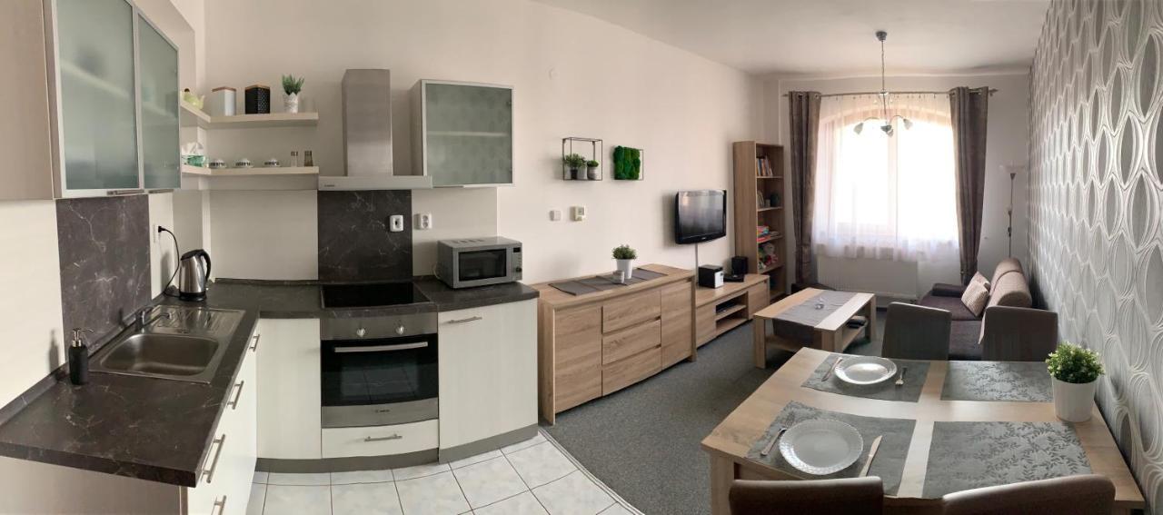 Cosy Apartment In An Excellent Location Veľka Lomnica Bagian luar foto
